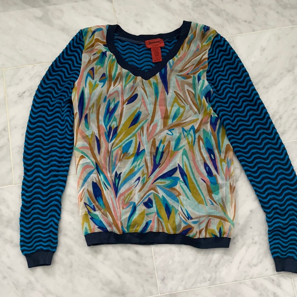 Missoni brand sweater size small.
